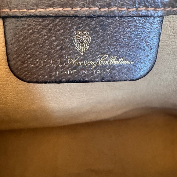 Gucci Beige GG Supreme Canvas Clutch with Red & Green Web Stripe - Picture 11 of 13